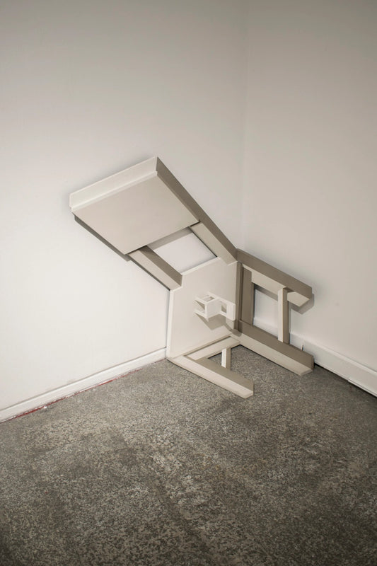 Estudio para una silla en un rincón